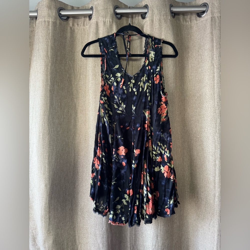 Ecote Floral Sleeveless Dress - Black and Red